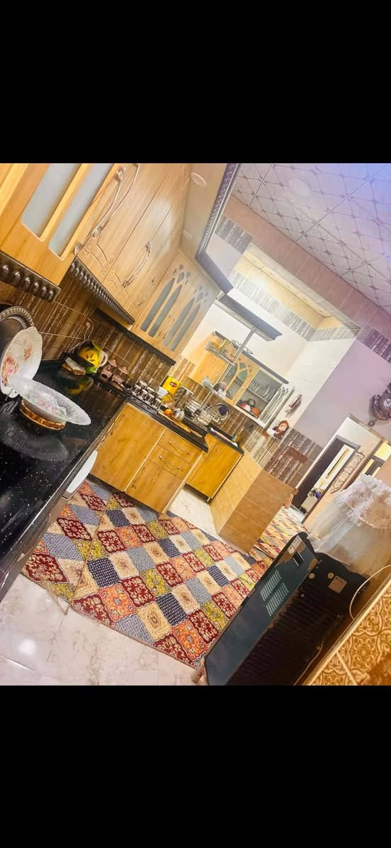 🏡 دار للبيع.. بناء حديث 
📍الموقع : بهرز ـ حي صدام ـ قرب دار المحامي زكي سعدون 
📐 المساحة : 200م  الوجه 10 
🧾 سند الملكية : طابو ملك صرف ( تحويل مباشر) 
سنة البناء : 2020 
يتكون الدار من طابقين : 
1️⃣ أستقبال , مطبخ ، صالة ، غرفتي نوم ، دورتي مياه 
2️⃣ صالة ، غرفة نوم ، دورة مياه 

✅خدمات كاملة( ماء ، مجاري ، كهرباء ، شارع صب )

بناء بمواصفات عالية / ديكورات مغربية ـ سقوف ثانوية ـ سيراميك نوعية ممتازة 

للأستفسار : ***********
