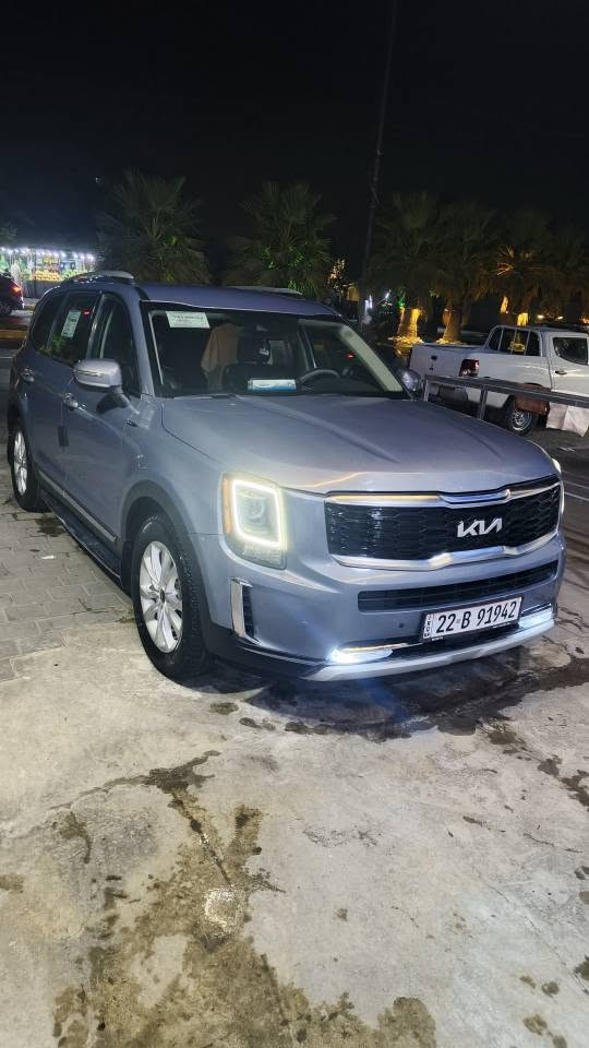 ‏السلام عليكم 
‏كيا تيلورايد 2022                 (Kia Telluride 2022)
‏تشغيل عن بعد بصمة/زر Engine Start Stop
‏Drive Mode مع أوضاع قيادة متعددة
‏ECO / Sport / Smart / Comfort 
‏Auto Hold فرامل. المحرك: V6 سعة 3.8 لتر GDI. 
‏كير  ٨ نمر Safe Exit Assist — تحذير عند فتح الباب إذا توجد سيارة قادمة منافذ USB متعددة.
‏تكييف أوتوماتيك ثنائي المناطق مع تحكم خلفي
‏حساسات ركن . مقاعد جلد ٧ راكب 
‏شاشة وسطية مع Android Auto مع كار بلي 
‏كاميرا ٣٦٠ /أنظمة مساعدة للركن 
‏مثبت سرعة وأزرار تحكم بالمقود
‏تحديد مسار مع قياده اليه 
‏تحكم أوتوماتيكي بالمناخ ABS ومانع انزلاق وثبات إلكتروني. قاعد جلد اشاره مع حساسات مري 
إضاءة LED بلوجكتر مع اناره ترحيب 
‏نظام دفع رباعي.تحذير النقطة العمياء Blind Spot.مساعد تفادي الاصطدام الأمامي.
‏تحذير الاصطدام الأمامي.
‏مساعد المحافظة على المسار. تحذير مغادرة المسار.
‏مساعد متابعة الخلفية تحذير حركة المرور الخلفية. 
‏وارد امريكي الحادث قطعتين صبغ + بارد قليل
‏ السياره جديده وحلوه هزه وسنويه تايرات بطارية جدد 
‏داخله سيرفس اي عطل ماكو السنويه بسمي 
‏العنوان بغداد الدوره 
‏***********
‏السعر ٢٤٠ ورقه 
‏
‏ بغداد, العراق
