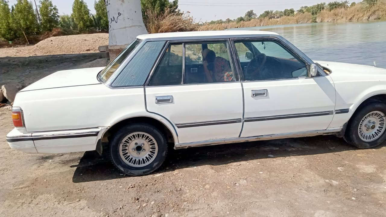 سوبر كراون • ١٩٨٧ • موتور ٢٥٠٠