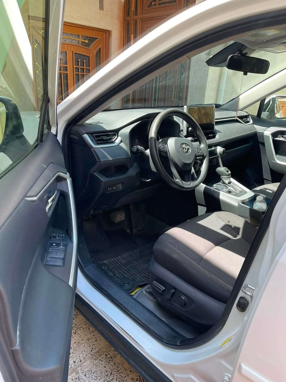 � للبيع | Toyota RAV4 Hybrid XLE 2023 🇺🇸
✨ المواصفات:

✅ موديل 2023

✅ فئة XLE Hybrid

✅ وارد أمريكي

✅ محرك 2.5 لتر هايبرد (اقتصادية جداً بالوقود)

✅ جير أوتوماتيك

✅ ماشية 49 ألف ميل

✅ تشغيل بصمة (Smart Key)

✅ تشغيل زر (Push Start)

✅ شاشة لمس تدعم Apple CarPlay و Android Auto

✅ كاميرا خلفية

✅ مثبت سرعة ذكي (Radar Cruise Control)

✅ نظام الحفاظ على المسار (Lane Assist)

✅ نظام التحذير من الاصطدام مع فرملة تلقائية

✅ كشافات ضباب

✅ جنوط ألمنيوم أصلية

✅ سلة سقف

✅ تكييف ممتاز

🔧 ملاحظة: ضرر قطعة واحدة فقط (جاملغ جهة السايق).

💰 السعر: 223 قفل 

📞 للتواصل:***********

ملاحظه // رجاءً بس الشراي يخابر  بدون احراج

