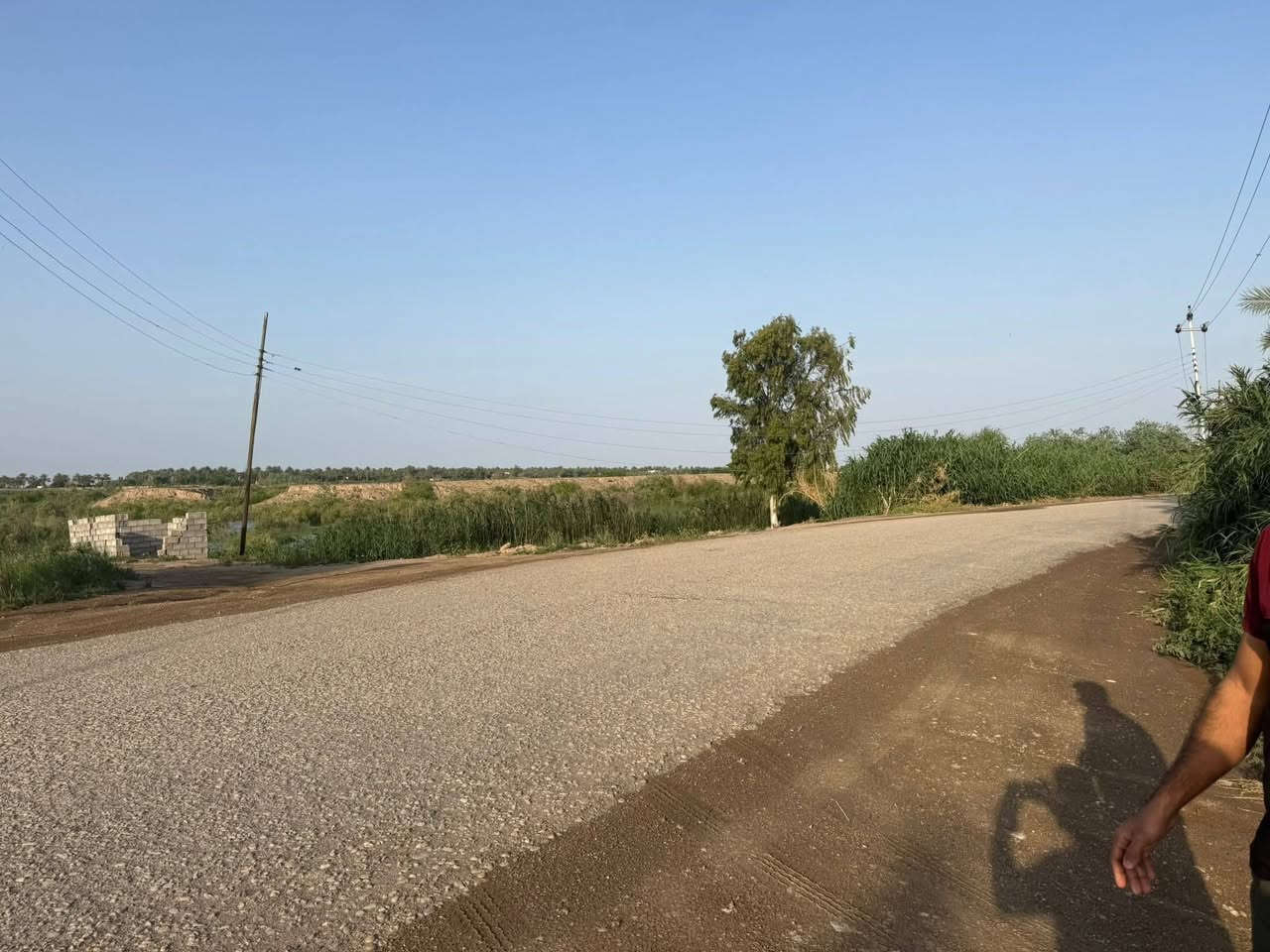 كاع طابو زراعي سند 25 بسمي شرط التحويل)(في واسط - قضاء - الزبيدية )
تبعد عن مركز المدينة -وعن( سيطرة السدة تقريباً ٤٠٠ م) محاديه لنهر دجله 

(( طريق سدة الجدول )) 

مساحة ١٨ دونم - وجه 28 م
 (بيهة خمسه ٥ بيوت )
ملاحضة؟ . البيوت تباع من ضمن الدوانم وذا تجزئه لا حسب التفاق))

(( طريق رسمي - حصة مائية + ماطور - كهرباء
تبليط - مستصلحة مزروعة - (( تحويل مباشر ))
((( محولة كهرباء خاصة في الكاع )))

(( تباع كاملة أو تجزئة دوانم ))
(( كما موضح في الفيديو ))

للاستفسار - *********** )) 
((واسط - قضاء - الزبيدية  ))
