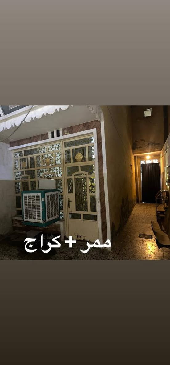 سلام عليكم بيت ١٠٠متر طابقين موقع البيت الحسينية مسقط شارع القاضي على شارع ٢٠ قرب القاضي بظبط الوجه 5 ونزال 20 بسمي شرط تحويل ثاني يوم. يحتوي البيت على كراج ممر استقبال مطبخ غرفه نوم + ترك عدد2 + صيحات عدد 2 هذا الطابق الاول  
الطابق الثاني غرفتين نوم + حولي + حمام عدد 2 سطح شتايكر للاستفسار الاتصال *********** ما متواجد ع الفيس

نص مكتوب في الصور:
- واجههيه 5 نزال 20
- ممر + كراج
- استقبال 6 ونص 3x
- مطبخ 4x4
- غرفه طابق الأول 5x4