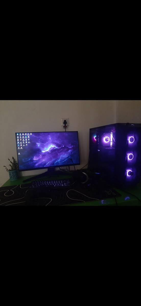 تجميعة كيمنك للبيع 
المواصفات:
3060 ti gaming x msi
I5 12400f
16g ddr4 crossair
750watt evga
B660 msi
256 m.2 nvme 
1t hdd
Case color master td 500 mesh black argb
Color هوائي من Id cooling 

الملحقات:

يو بي اس UPS 1KV Online Rising (بي مروحة كاتمة، يحتاج تبديل بطارية يطول 5 دقائق) كيبورد Redragon K552 ماوس Attack Shark X6 

السعر والتفاصيل:

البيع كامل ويا الملحقات فقط (ما أبيع قطع). السعر: مليون و390 ألف (وبي مجال بسيط للشراي). المكان: بغداد - حي الجهاد (ما عندي توصيل). 
واتس ***********
