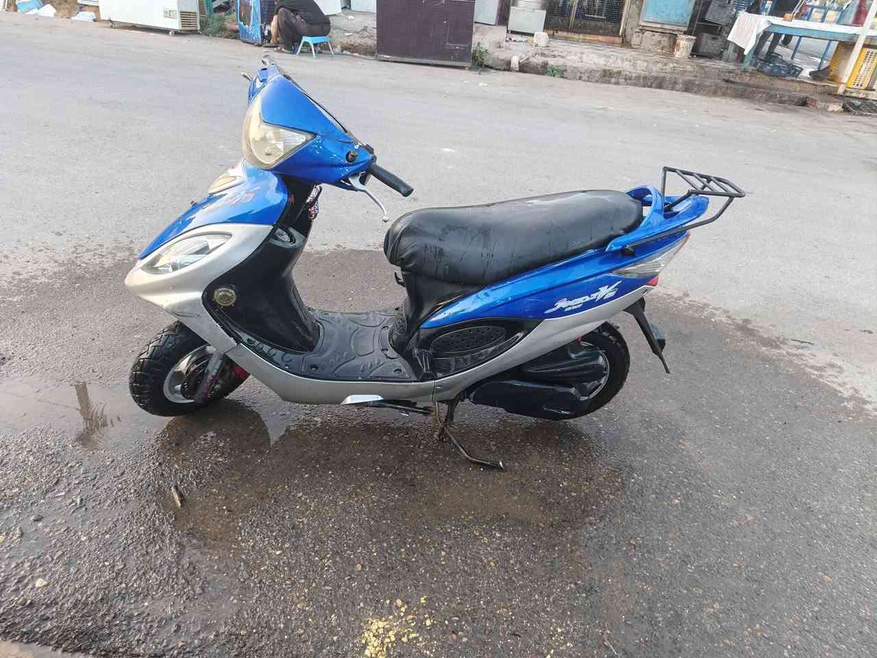 سلام عليكم
رفاعي
دراجه كامكو موديل 14 كايمه سعر 350 وبيه مجال 
***********
