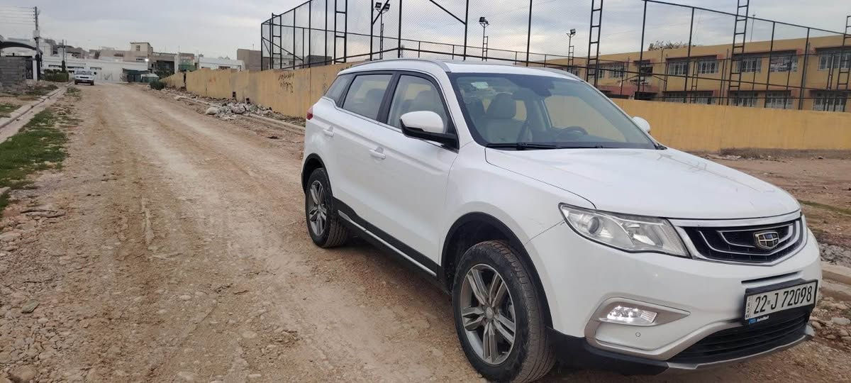 Geely Emgrand X7 2021
بزوينەر : 2.4L
جۆرى سوتەمەنى : بەنزين
پستۆن : 4cy
گێڕ ئۆتۆماتيك 6 نمره
هێزى ئەسپى : 160hp
قه باره ى تانكى به نزين : 60L
تايبه تمه ندى كوشنه كان : جلد / كاره بايى
كێشى ئۆتۆمبێل : 1650kg
10.95 : km/h 100 - 0 خێرايى
بەكارهێنانى بەنزين : 100km / 8.9L
تايبەتمەنديەكانى تر
به صمه، لايت ليد، پانوراما، شاشه و كاميره ى دواوه، بريك به صمه، تحديد سرعه،  Auto hold،حه ساس ، گێچ ئەلیکترۆنی 
سێ مۆدی لێخوڕین (sport ، eco، normal) 

51000 km  ڕۆيشتوە
سەعرى 123 وەرەقەو مەعامەلەیە
ژمارەی مۆبایل *********** أربيل, العراق
