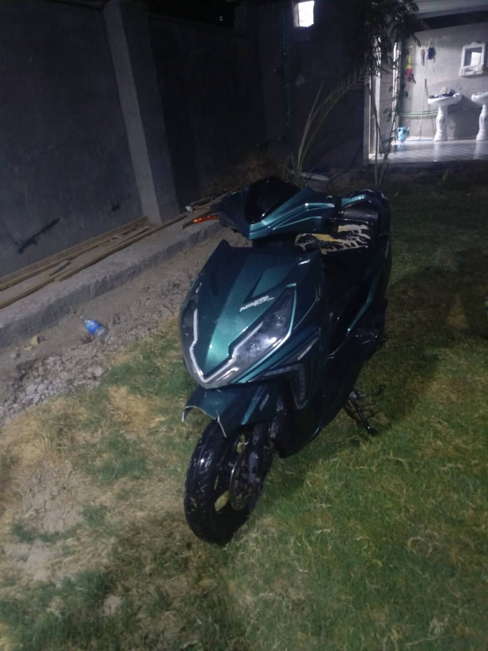 للتواصل ‏‪***********‬‏ السعر 300. لسلام عليكم درجة للبيع هونداي سبيسي ياباني موديل 2023 جديده دراجه مفتوحه مره وحده لايتات أشاير شغاله بك لايت دشبول شغال تايرات جدد هندر سلف شغال باتري جديد نقص جاملغ امامي السعر 300وبيهه مجال المكان بابل القاسم
