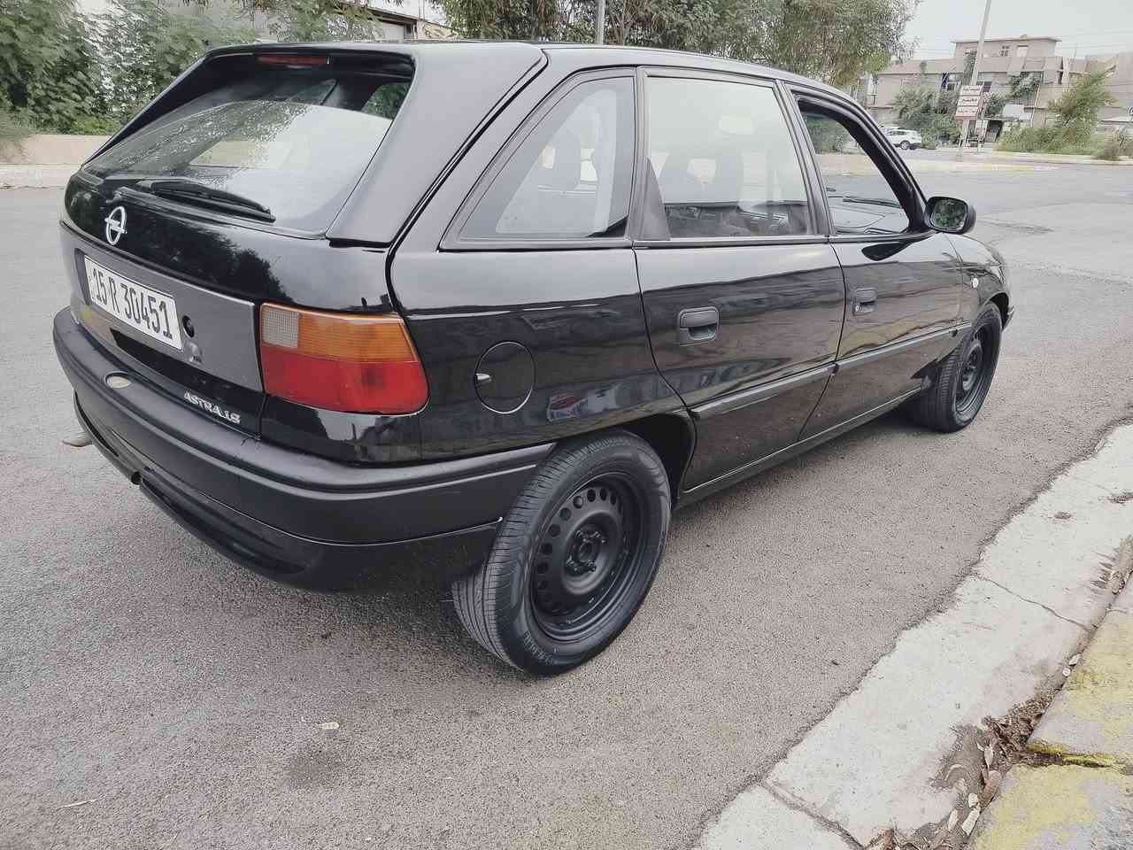 استرا وارد يابان موديل 97 مشروع وطني انبار لنهاية 28 يعني بداية29 باسمي بكركوك
صابغه لون اسود غامق ميتاليك لؤلؤي مميز

▪️گير اوتوماتيك شرط الگير

▪️محرك 18 مسكر/كبس رياضي 16ولف يعني طلقه

▪️نظام ABS

▪️جامات الامامي كهربائي

▪️مري كهربائي

▪️4 وياله دسك

▪️مابي خياس حته الدوسات الخلفيه بلاديه

▪️قفل مركزي حته قبغ البنزين قفله شغال

▪️سيارة بلاد تبريد بس طلعت الراديتر والفريز لان جان متهالك يعني يحتاج راديتر وفريز التبريد

▪️راديتر محرك 3 عيون جديد شاده ويه بنكه شبح مال بزون مال حاوية

▪️لايتات وبلوجكترات جديده مال حاوية

▪️تايرات ووياله حجم 15 جديده

السياره كل جسمه بلادي يعني لا مبدل قطع ولا شي لان اغلب السيارات مبدلين سستم

السياره مصبوغه عام بسبب الجراد بي طخه بسيطه يم البگلايت طرف السكن بدون دواخل السياره مثل المسطره 

السياره حته مقياس درجة حرارة الجو شغال بي 

سيارة باسمي شرط التحويل ماسوي وكاله (تحويل فقط)والهزة بعدها مساقطه

السعر 48$ بي مجال قليل

مكاني كركوك الحرية

***********
