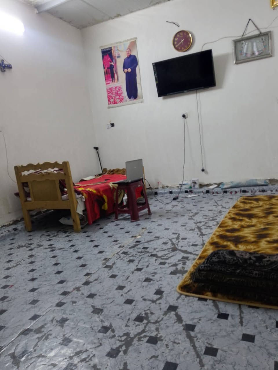بيت تجاوز لليجار كيارة في منطقة ام كبر والغزلان اسم المنطقة شركة خدمات كاملة البيت نظيف جدا مساحتة 100 متر ايجارة 225 الف  ***********
