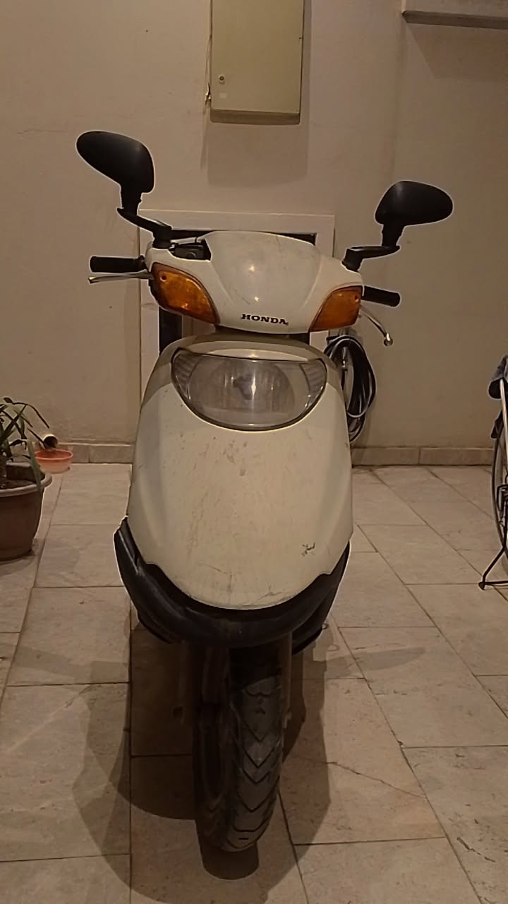 سلام عليكم 
دراجه اسبيس لل بيع اب 300 وبيها مجال 
تشغيل سلفر وهندر 
نقص كفرات واشاير فقط 
المكان / بغداد ـ الحرية ـ الدولعي 
***********
