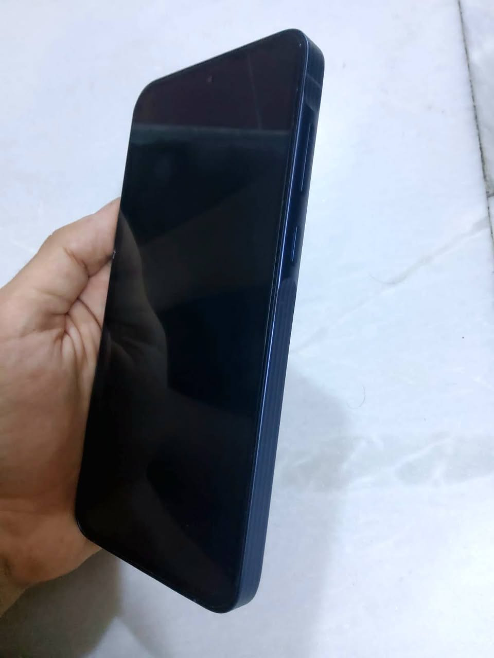 للبيع سامسونج Galaxy A55 5G الأصلي – نظيف كلش واستعمال قليل شرط الفحص

📱 ذاكرة تخزين أصلية ضخمة 256 جيجابايت: تخزن ألاف الصور والفيديوهات والملفات براحة بدون ما تحتاج تمسح شي.

⚡ رام قوي 8 جيجابايت: لتشغيل عشرات التطبيقات بنفس الوقت والتنقل بينها بسلاسة وبدون أي ثقل.

🚀 معالج إكسينوس جبار وسريع كلش: أداء قوي وسلس بالألعاب والتصفح بدون تعليق.

📡 شبكة وسرعة اتصال نت 5G صاروخية: اتصال قوي وسريع كلش ومستقر. 

🔋 بطارية ضخمة 5000 ملي أمبير: تطول وياك يوم كامل استخدام وثبات عالي.

📸 كاميرا أساسية احترافية 50 ميجابكسل: تصوير صور بدقة ووضوح وتفاصيل قوية.

🎥 تصوير فيديو بدقة 4K فائقة الوضوح: تصوير محترفين بألوان تجنن.

🤳 كاميرا سيلفي دقة 32 ميجابكسل وتصوير فيديو 4K: لقطات ومكالمات فيديو صافية كلش.

📶 شريحتين اتصال (Dual SIM): تشغل خطين بنفس الوقت وتغطية اتصال ثابته.
🖥️ شاشته جديده: ممتازة وسريعة باللمس، مع إطار أزرق جديد للحماية.

🎁 الملحقات: ويا كفر شفاف لحماية الجهاز.
💰 السعر: 350 ألف دينار عراقي وبي مجال بسيط للشراي الجاد.
📍 المكان: بغداد
📞 للتواصل: خاص أو واتساب على الرقم: ***********
🚚 متوفر توصيل لكل محافظات العراق
