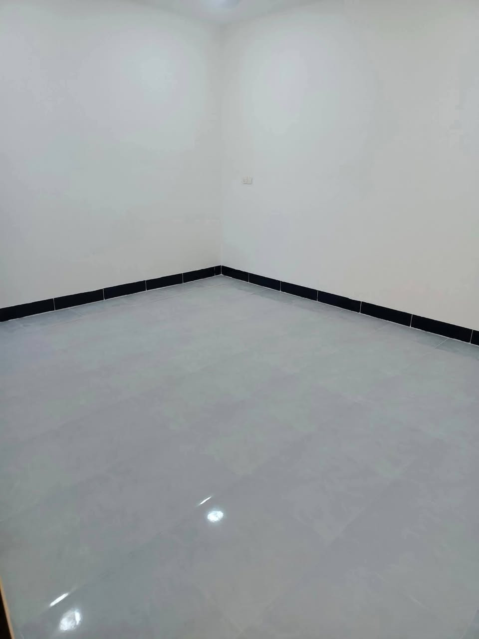 السلام عليكم
متوفر عمل داخل حديثة 
تنضيف بيوت، لبخ (ناعم - خشن) ،سطار، بورگ،
تزفيت ولبخ اساس، كش ورصف ، صب خشن
متواجد خاص
او

(***********)
