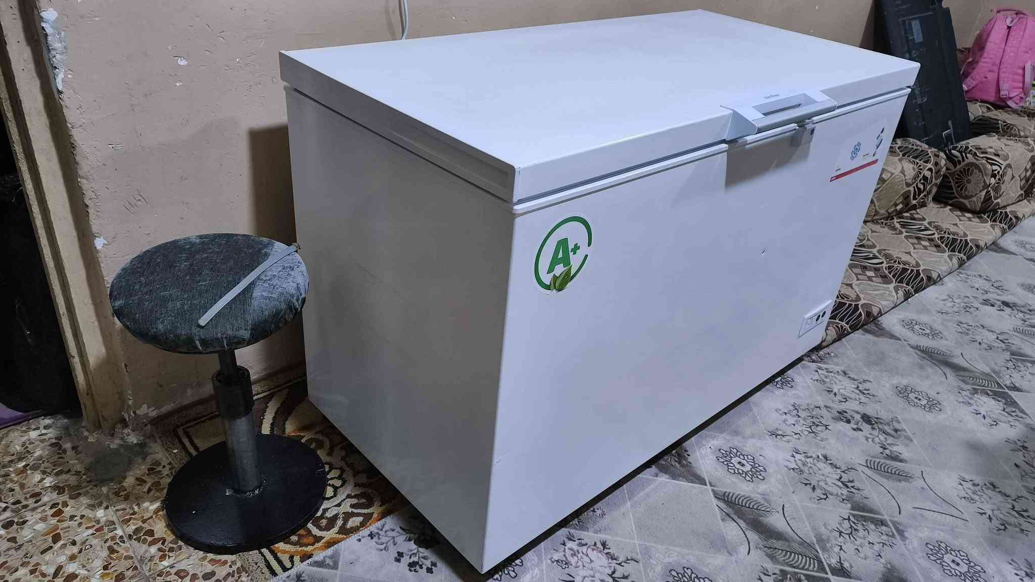 فريز نضيف جداً وحجم كبير تجميد خير من الله عالفحص 350معقل *********** البصرة, العراق
