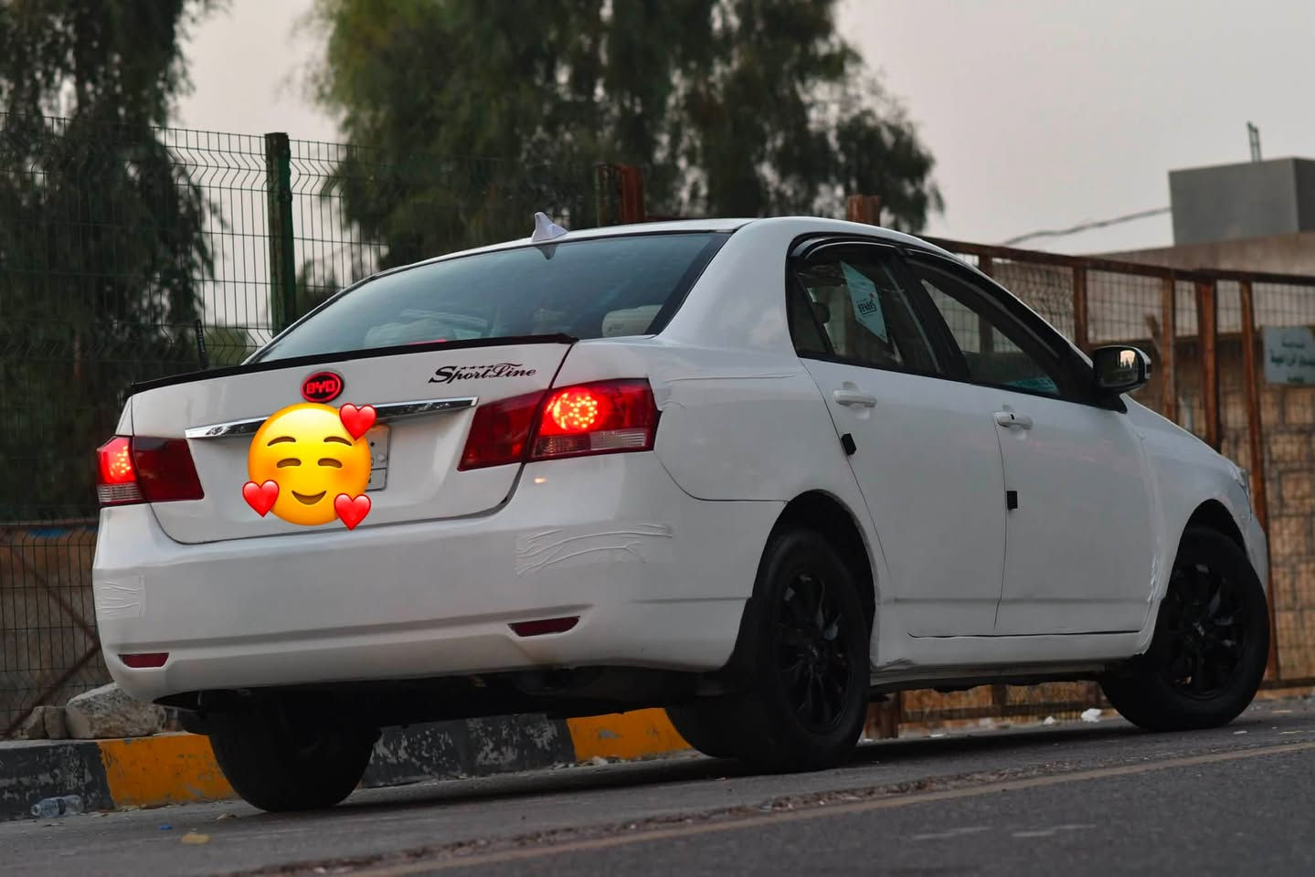سلام عليكم BYD....g3للبيع سياره فول الغول مكينه وكير ١٦انسه بانزين ودونز تبريد ثلج سياره حيل حلوه موديل ٢٠١٣
السعر ٤٣$وبيها مجال قليل 
تصال واتساب ***********
