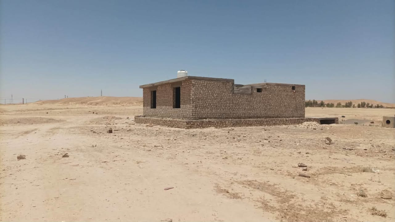السلام عليكم 
يوجد هيكل للبيع مساحه ٢٥٠ طابو صرف خلف محطه وقود سيف الانبار في توزيع المنتسبين طابق واحد مصبوب بناء حجر درجه اولى كرسته كامل + صحيات خارجيه + منهوله كامله 
(تحويل  مباشر )
بسعر مناسب جداً ٣٣ مليون وبيها مجال بسيط 
***********
