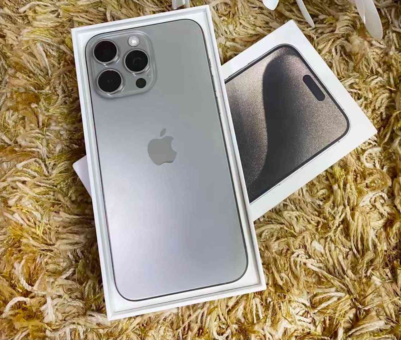 السلام عليكم شباب 👋للبيع ملك النظافة: iPhone 15 Pro Max 👑الـلـون: تيتانيوم طبيعي (اللون المرغوب والراقي) 🩶الـبطارية: نسبة الصحة %87 (خير من الله وأداء قوي) 🔋الـشريحة: دبل سيم كارت (نسخة مرغوبة جداً) 💳💳الـنظافة: الجهاز لوك  الـملحقات: كامل غراضه (الكارتونة والشاحنة الأصلية وياه) 📦🔌

%100، أخو الجديد، بدون أي شخط، زلغ، أو تصليح.الـضمان والشرط: 💯الجهاز على وضع الشركة ( مامفتوح ولا ملعوب بيه نهائياً). والشرط الفحص بأي محل يعجبك 📍 المكان: الحويجه 📞 للتواصل والاستفسار: راسلني خاص، أو اتصل على الرقم: ***********
