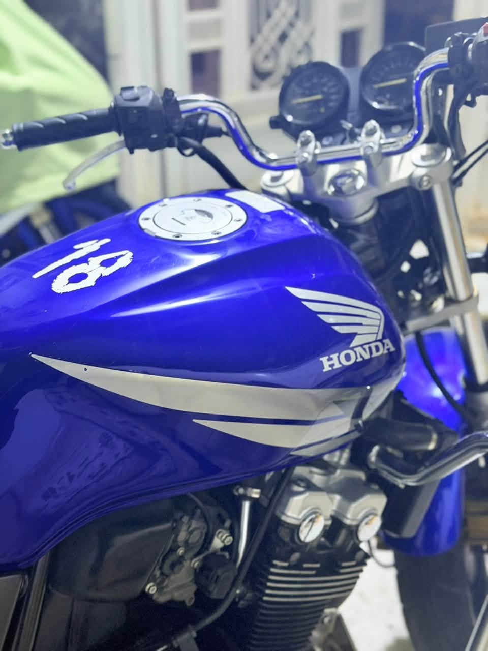 سيبي 4 دراجه رمبه بعدهي.   ب 20 وبيها مجال  
عماره. *********** 🏍️🐬📲 نضافه 100 /100
