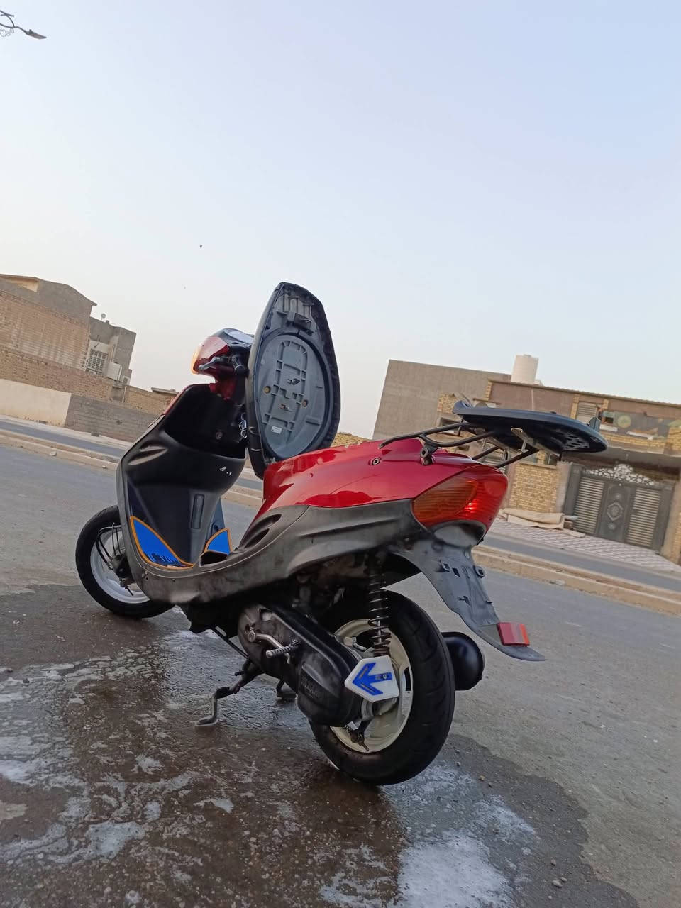 دراجه يوماها بيجي مفتوحه شغاله من طول للطول كهربائيات سلف هندر معدل وشلعه ما ناقصها اي شي كلشي شغاله مكينه ناعمه وما بيه صوت اكسن سعر ٣٥٠وبيه محال ترهم مراوس ***********
