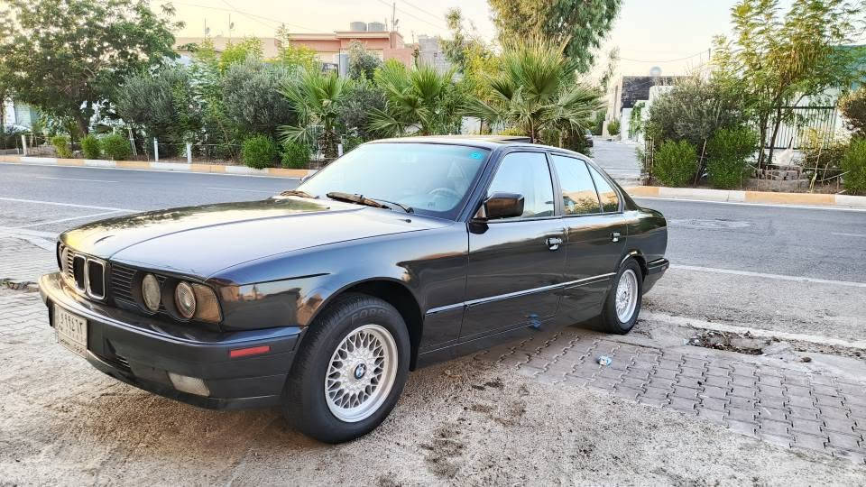 بي ام 525 أصل محرك كبس لا صرف ولا بخار كير عادي سلايت اربعه جام كهربائي تبريد🥶 بدون ضرر صبغ جماليه فقط جديد موديل 90 داخل نظيف كشنات جلد بلادي سياره رقم كركوك سنويه جديد لحد 28 شرط تحويل السياره بدون اي نقص جاهزه من كل شيء صدر امامي وخلفي جديد عنوان كركوك الشرايه اتصل *********** السعر 58 وبي مجال كركوك, العراق
