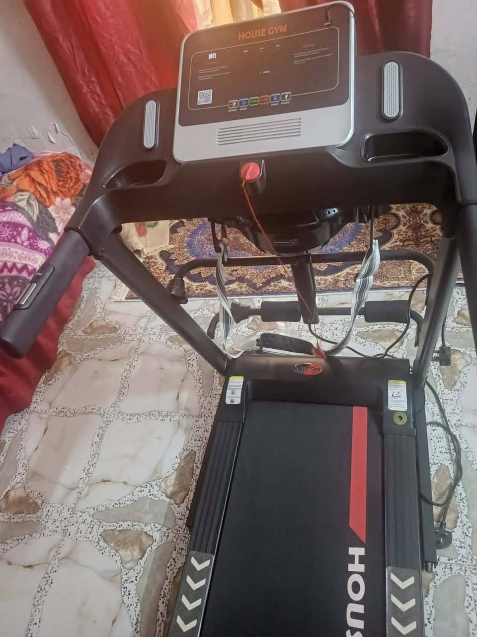 جهاز جري جديد استخدام ١٠ يام فقط قدره التحمل ١٤٥ كيلو
سعره ٢٧٥ وبيه مجال
مكاني ديوانيه السدير ***********
