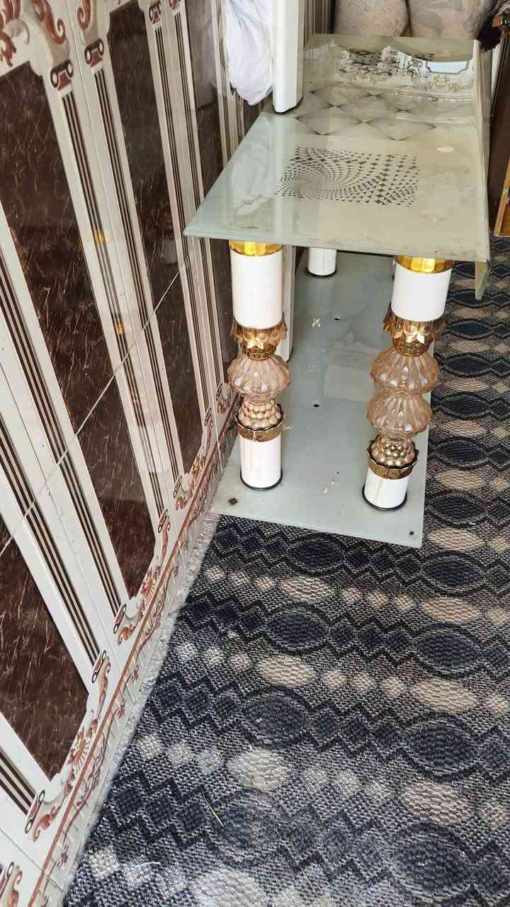 ميز شاشه جديد حيل للبيع مكان كربلاء ***********
