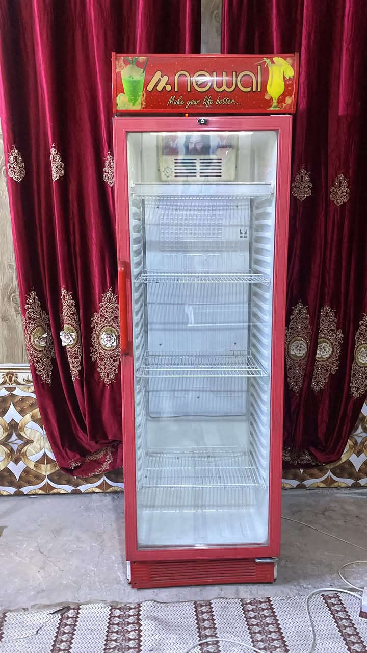 عارضات عامودية • باب سلايت • نوال