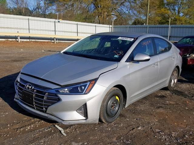 السلام عليكم ELANTRA
2019 وارد أمريكي ضربة جدا خفيفة كلها ليبل واحد شرط  شاصي لغد تكم مكفولات 
سيارة جاهزة من كلشي كير AT 
مكينة ممفتوحة بلادية وخير من الله ماشية : 44 الف mi 
مكاني : بغداد حي اور 
رقمي : *********** 
واتساب واتصال فقط 
السعر : ١١٠ وبيها مجال
