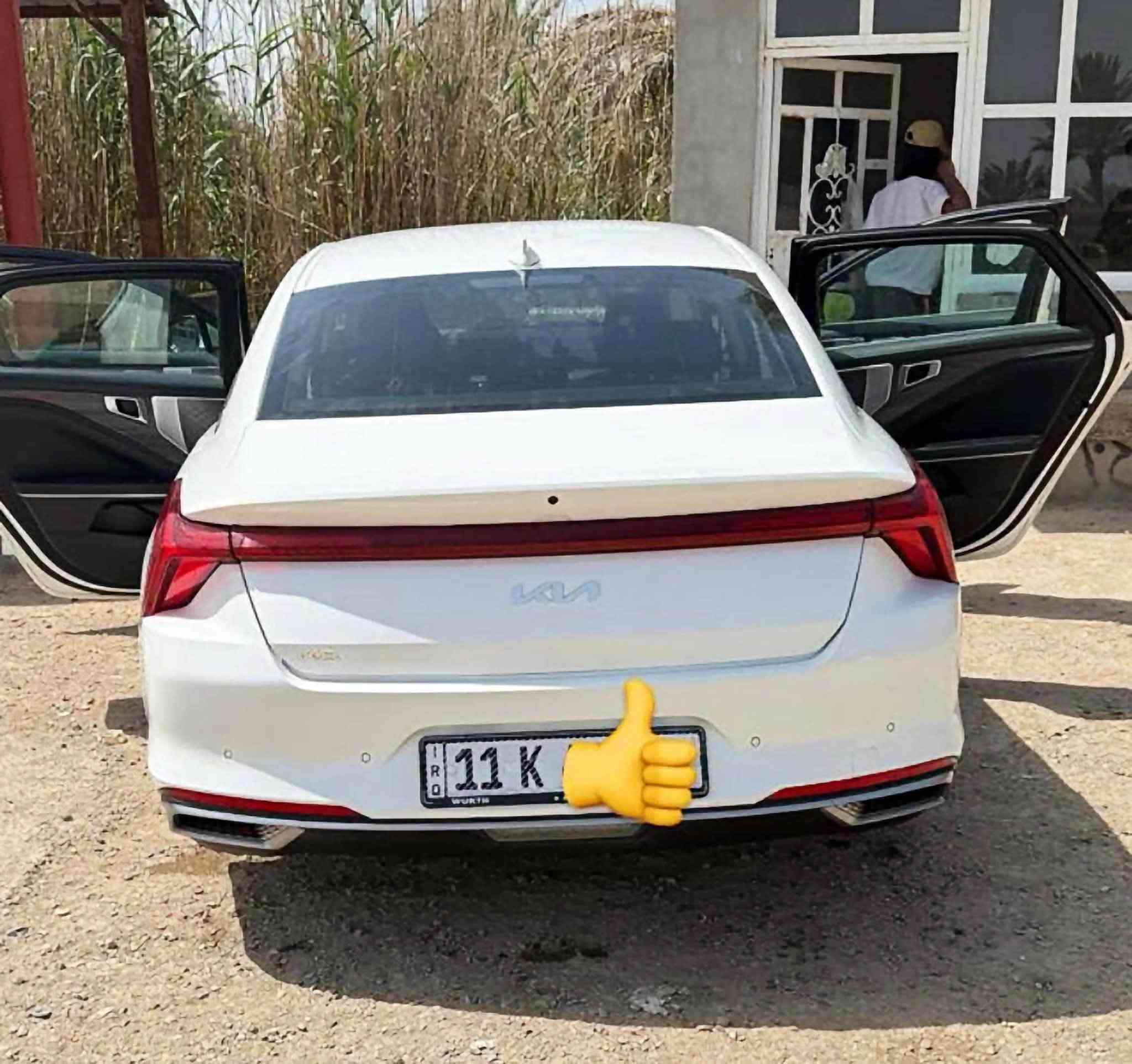 🚗 للبيع: كيا K8 2023
📍 مكان السيارة: بابل
📞 للتواصل: ***********
🛠️ المحرك: السعة 3500cc غاز

السعر :: ٢٠٠ قابل للتفاوض 

⚠️ حالة السيارة: 
• نوع الوارد: كوري ✅
• مكفولة عام عدا تعديل بارد بسيط بالجاملغ الامامي موضح بالصور المرفقة
• باقي اجزاء السيارة مكفولة بالكامل

⚙️ المواصفات:
• تدفئة وتبريد للمقاعد اماميه
• تدفئه للسترين
• مساج لمقعد الساىق
• كاميرا خلفية
• حساس امامي وخلفي
• مثبت سرعة
• تحديد مسار
• اربع انظمة قيادة
• تبريد منفصل قطعتين

📌 تفاصيل إضافية
• رقم السيارة: بغداد الدولي الجديد
• باسمي تحويل مباشر
• لون السيارة: أبيض
