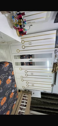 07740484128للبيع ب550 وبيها مجال بشعب غرفه استعمال قليل