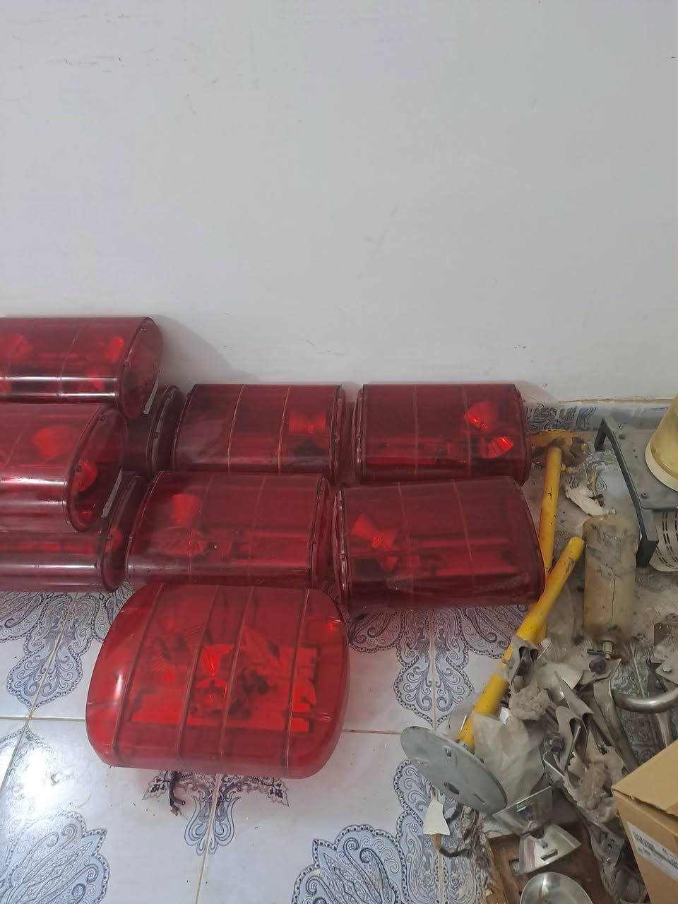 لافتتات جميع الاحجام ياباني الصنع اصل جميع الالوان للستفسار اتصل علئ الرقم*********** المكان النجف الاشرف وجميع لزكات الشفلات والحادلات
