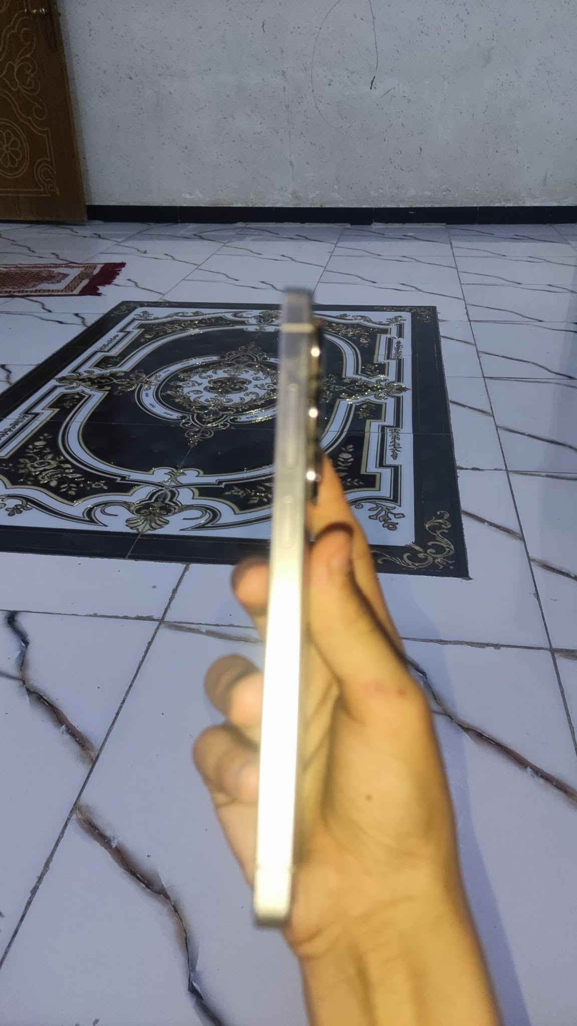 سلام وعليكم موبايل اس الترا 25 موبايل مابي شي اخو جديد صالنه شهر من خذينه وبي قلم نريد مليون وبي مجال هواي والله موبايل جديد للاستفسار ***********
