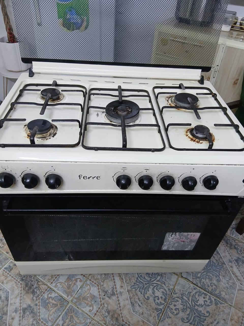 طباخ • خمس عيون • جوادين
