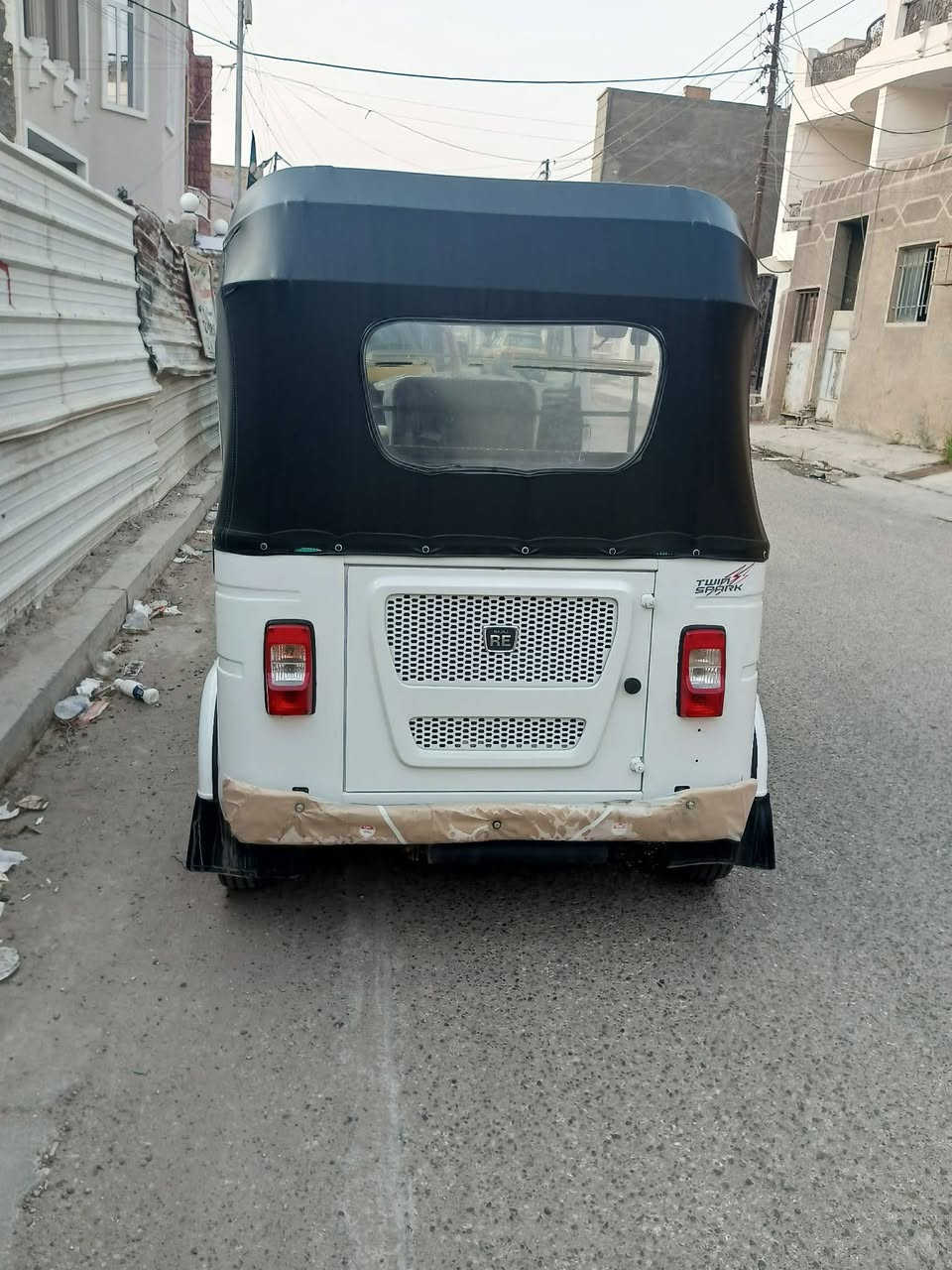 تكتك للبيع موديل 22 اخت الجديده على ايدي استلام شركه المصطفى رقم بغداد باسمي بيهه رصعه خفيفه يم البك لايت جاهزه وكامله ومحرك مكفول مامفتوح وضع الشركه مكاني بغداد حي الاعلام السعر المطلوب 9 مليون وبيهه مجال بسيط
رقمي***********
