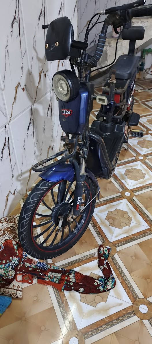 سلام عليكم دراجه شحن اللبيع سعر 150 وبيهه مجال دراجه نضيفه بس عوزهه بطاريات وجوزه لمكان بصره كرمه علي ***********
