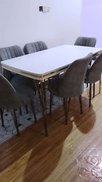 طاولة طعام • طاولة سفرة