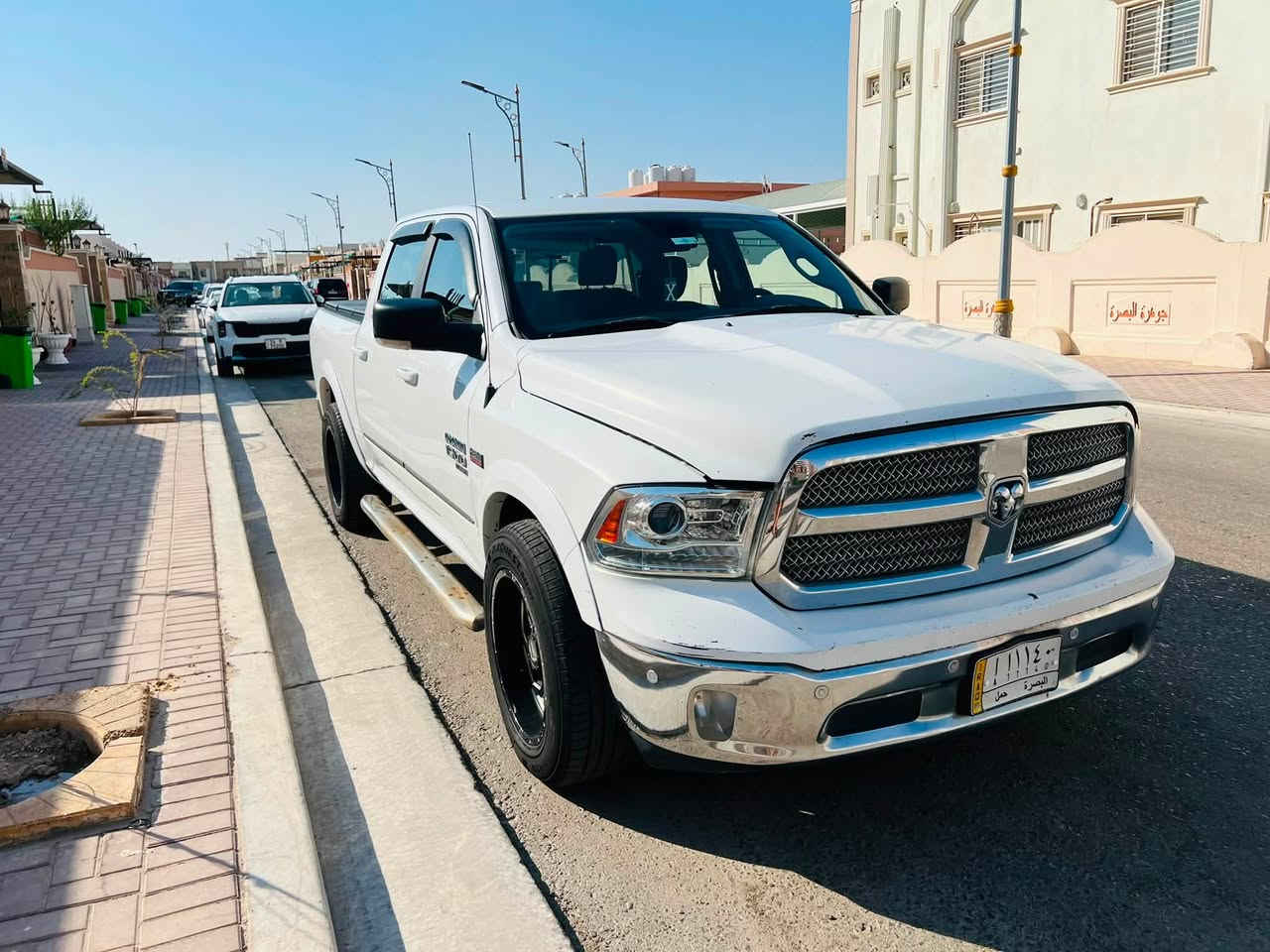 سلام عليكم
دوج رام كلاسك مديل ١٩ للبيع  بدون ايرباك
مكينه كير حداديه اكسل كفاله ع وضع الشركه
بيه طخم تاير + ويل جديد  ماشيه ١٤٦ كم
رقم بصره بسمي تحويل.  باب طويل بدي طويل
بيها ٣ قطع صبغ  بنيد و جاملغات  بدون ايرباك

نواقص السياره مرايه جهة السايق + حساس تاير
السعر /١٨٥ وبيها مجال للجاد بالشراء 
مكان السياره  /البصره     
هاتف/ ***********
