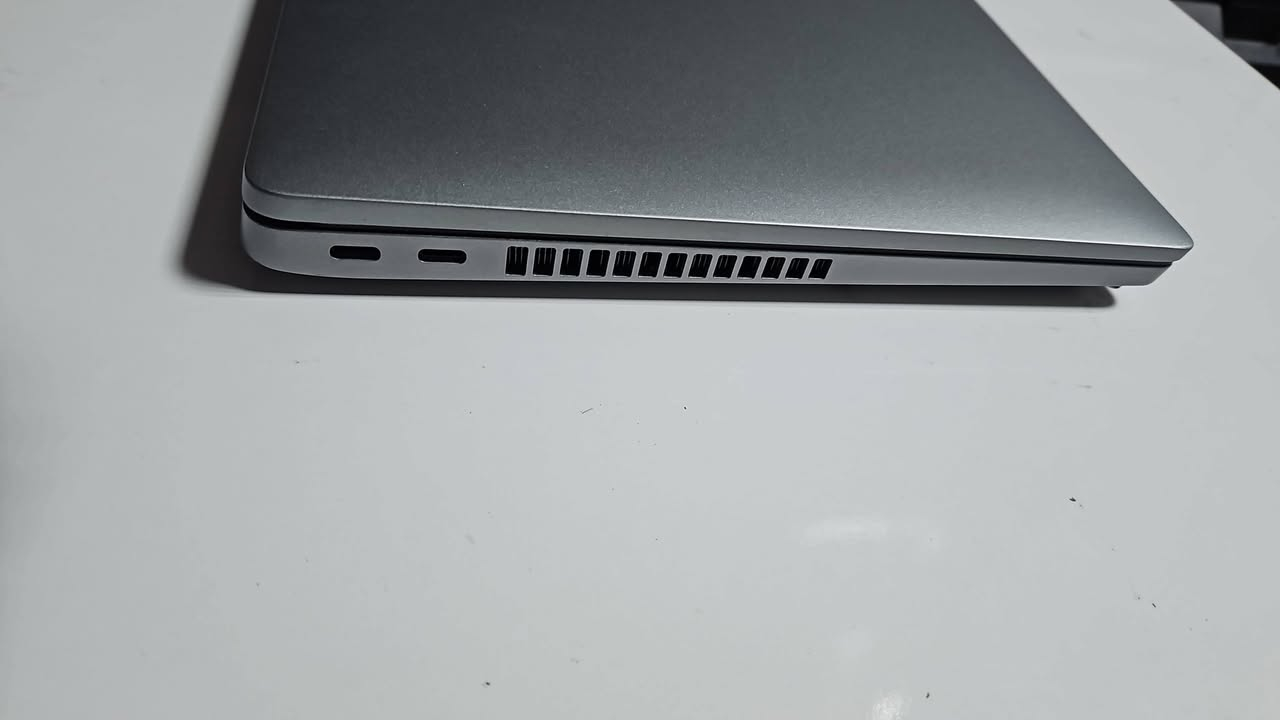 Dell latitude 5420
I7 1185G7
8gb DDR4
256GB SSD M.2
Intel Iris xe 4gb
شاشة (لمس)🔴 14 FHD
شاحن TYPE C

سعر 450 فقط

