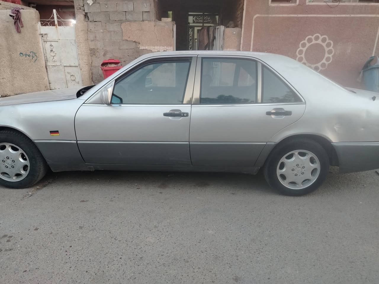سلام عليكم 
مارسدس شبح
مديل ٩٢
باب قصير
سياره نقص بيه  بطاين  وجعمه ستيرن
تبريد شغال
كهربايات كله شغاله
سياره جارده
بقي تفاصيل تصل وطيك تفاصيل
سعر ٥٥ وبيه مجال
بغداد الحسينيه الراشديه تقاطع جريخي قرب جامع الإمام الحسين
***********
***********
