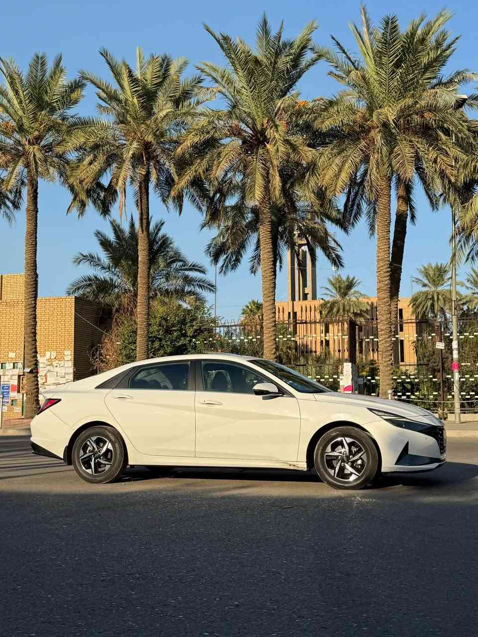 🚘 للبيع النترا 2023 خليجي 🚘
🔹 اللون: أبيض
🔹 المحرك: 2000cc
🔹 وارد خليجي
🔹 كير AT المرغوب
🔹 الممشى:85 ألف
✨ فول مواصفات: 
✔️ فتحة سقف 2 طكه
✔️ بصمة وتشغيل عن بعد
✔️ حساسات أمامية وخلفية
✔️ نظام ترحيب
✔️ مرايا شفط
✔️ شاشة أصلية تدعم Apple CarPlay و Android Auto
✔️ 3 وضعيات قيادة (Eco / Normal / Sport)
✔️ نظام ABS
✔️ تبريد ثلاجة قطعتين
📌 السيارة بانزين محسن بالكامل
📌 الدهن كله أصلي
📌 باتري جديد
📌 مكفولة محرك وگير
🔧 الملاحظات:
باب خلف السايق صبغ
الجاملخ الخلفي عكس السايق صبغ
بارد بلبنيد شوية
بيها دواسة بسيطة تحت باب عكس السايق 
💰 المطلوب: 163 وبيها مجال للشراي
📍 المكان: بغداد - حي الجهاد / حي الحسين
📞 ***********
