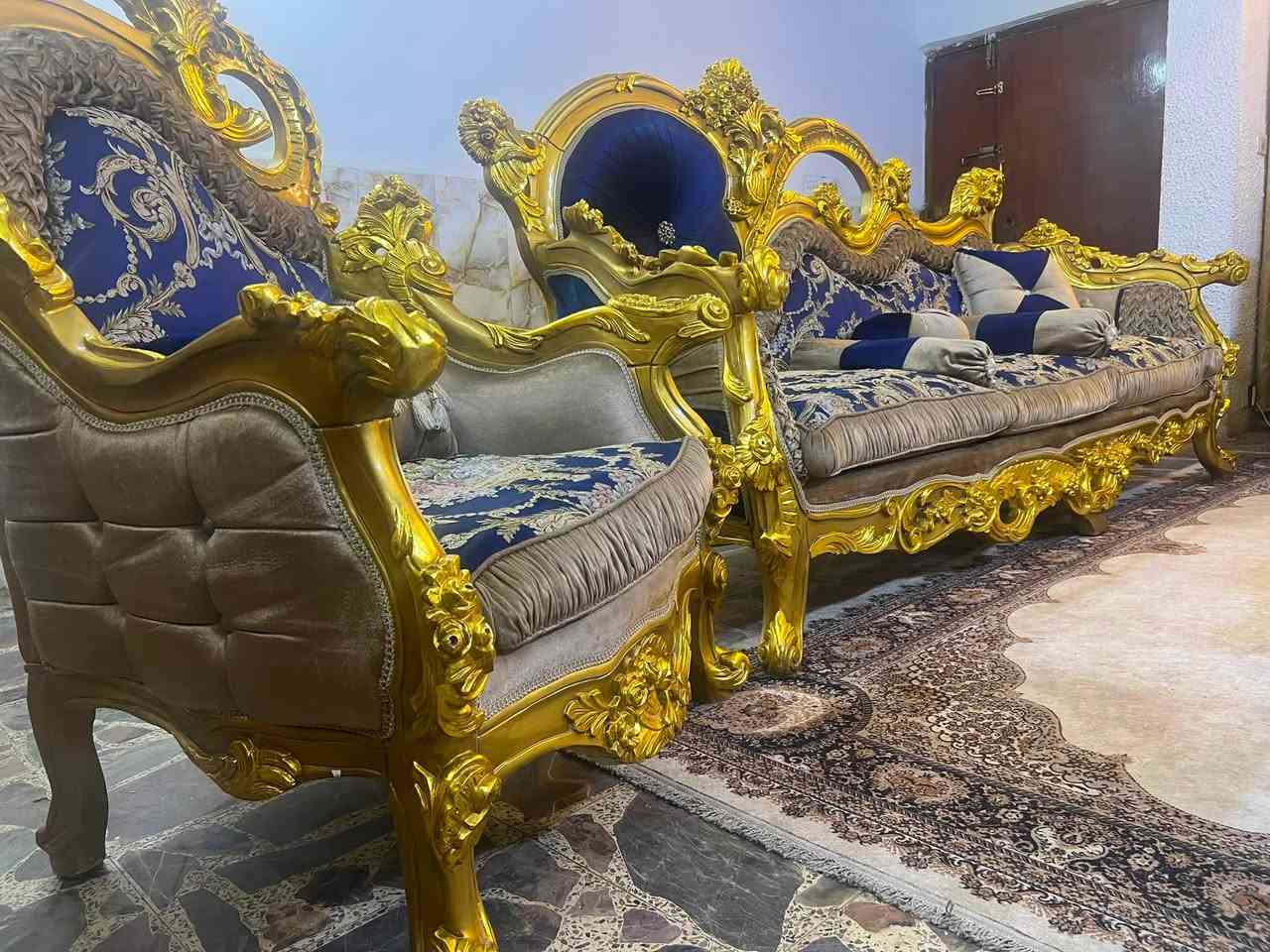 تخم مصري ملكي خشب زان طلاء ورق الذهب اخو الجديد عشر مقاعد مع سيت طبلات مرمر السعر مليون و٦٥٠ مكانه المنصور ***********

