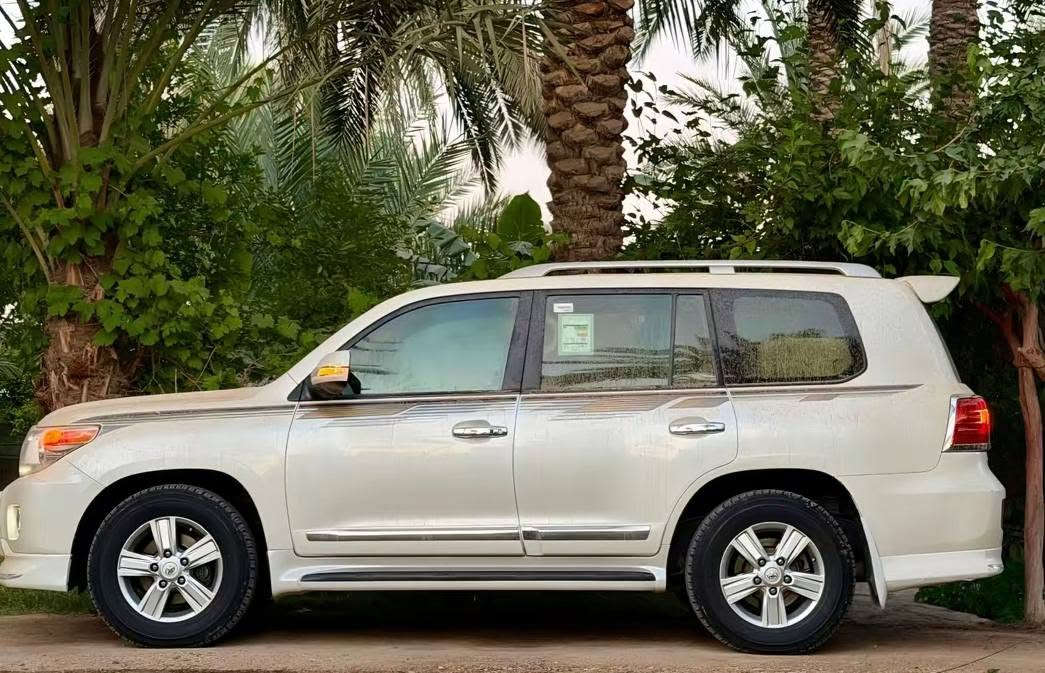 لاندكروز • ٢٠١٤ • ١٠٨الف