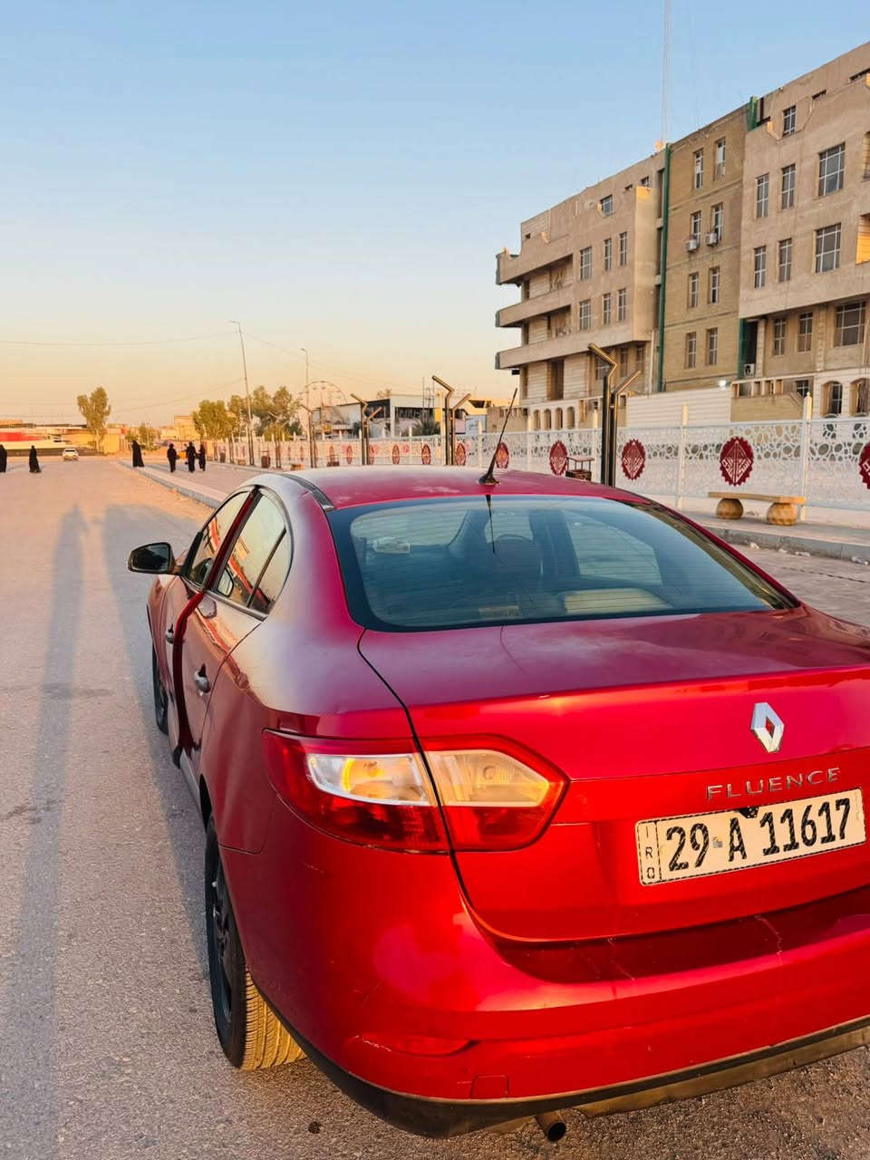 🚗 رينو فلونس 2013 ⚙️ محرك 1600 الاقتصادي المرغوب 🔄 كير AT أوتوماتيك للبيع او المراوس
📢 للبيع
✅ المحرك جديد، صارله شهر من شدّيته، وحاوية بالكارتون. ✅ الكير مكفول. ✅ منظومة تبريد كاملة جديدة. ✅ الحدادية كاملة جديدة. ✅ داينمو جديد. ✅ سلف جديد. ✅ منظومة بنزين جديدة. ✅ مشط ستيرن جديد. ✅ ويل رياضي أسود. ✅ هزة جديدة. ✅ منظومة زنون جديدة. ✅ شاشة CarPlay.
💯 السيارة ما بيها أي نقص، جاهزة للاخير، وعالفحص وين ما تحب تفحص.
🔢 الرقم إنكليزي (29) قابل للتحويل بأي مكان يعجبك.
📄 السيارة باسمي، عنواني الديوانية - المركز، والتحويل ثاني يوم.
📸 السونار مالتها موجود بالصور..
✨ كلشي موجود بالسوك وحسب النضافه ، والسيارة نظيفة وتعبان عليها كلش.  السعر ٤٥ للاستفسار
📞 *********** ديوانية, القادسية
