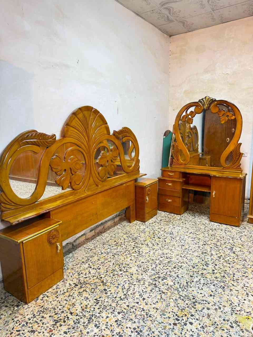 السلام عليكم 
غرفه صاج عࢪاقي مستخدام 
غرفه6/ابواب 📌
السعر 430
نضافه 80/💯 
معا نقل فقط داخل بغداد 
واتساب ***********
