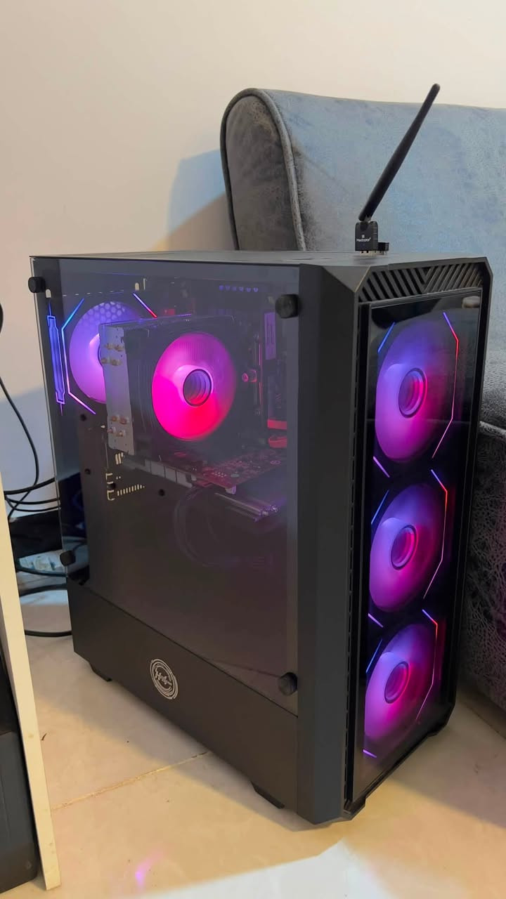 سلام عليكم
تجميعه pc كامله للبيع
مواصفات pc
    المعالج: Intel Xeon E5-2698 v3 @ 2.30GHz
* 🎮 كرت الشاشة: AMD Radeon RX 580 8G
الرام : ddr4 32GB
* 💾 SSD: 128GB 
* 💽 HDD: 500GB + 250GB
 ويندوز 10 64bit* 🪟 النظام:
تجميعه استعمل قليل جدا تشغل هواي العب بدون حراره عاليه ولا  تقطيع
كارت شاشه عليه اخر تعريف ومفعل  amd

الشاشه 
Minifire
100hz  24inch ips
كيبورد + ماوس + سماعه هديه
السعر 650 الف ومجال جدا قليل ابيع كامله هيه والشاشه
رقم ***********
مكان بغداد توصيل ماكو
