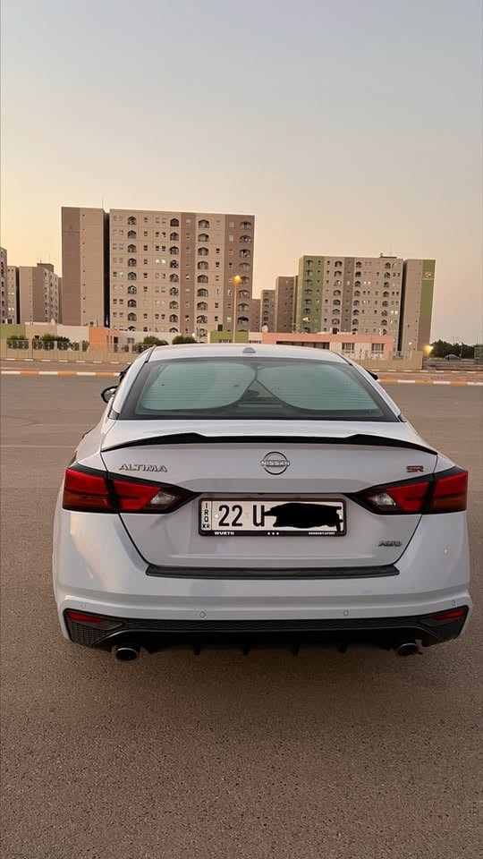 🚗 للبيع | نيسان ألتيما SR موديل 2025

سيارة SR فول مواصفات (ما عدا فتحة السقف)، نظيفة جدًا، استخدام شخصي، جاهزة للفحص.

✅ الممشى :25,000 مايل  فقط.

🔧 ملاحظة: باب واحد مبدل من الوكالة فقط، وباقي السيارة بحالة ممتازة.

المواصفات:

* الكاميرا الخلفية
* تدفئة المقاعد
* مستشعر وقوف
* شاشة
* مثبت السرعة
* مقاعد كهربائية
* نظام المفتاح الذكي
* مصابيح زينون أمامية
* Apple CarPlay
* تدفئة مقود القيادة
* رادار
* ABS
* AWD
* الضوء العالي التلقائي
* نظام تنبيه السائق
* بصمة
* مراقبة النقطة العمياء
* 8 وسائد هوائية
* مانع الانزلاق
* التشغيل عن بُعد
* نظام مانع السرقة
* حساسات ضغط الإطارات (TPMS)
* التحكم بالنزول على المنحدرات
* حساسات خلفية
* نظام SPORT الرياضي
* شفتات تبديل السرعات
* وغيرها الكثير من المواصفات.

💰 السعر: 200 ورقة، وبها مجال بسيط للطيبين.

📲 للتواصل واتساب فقط:
***********

