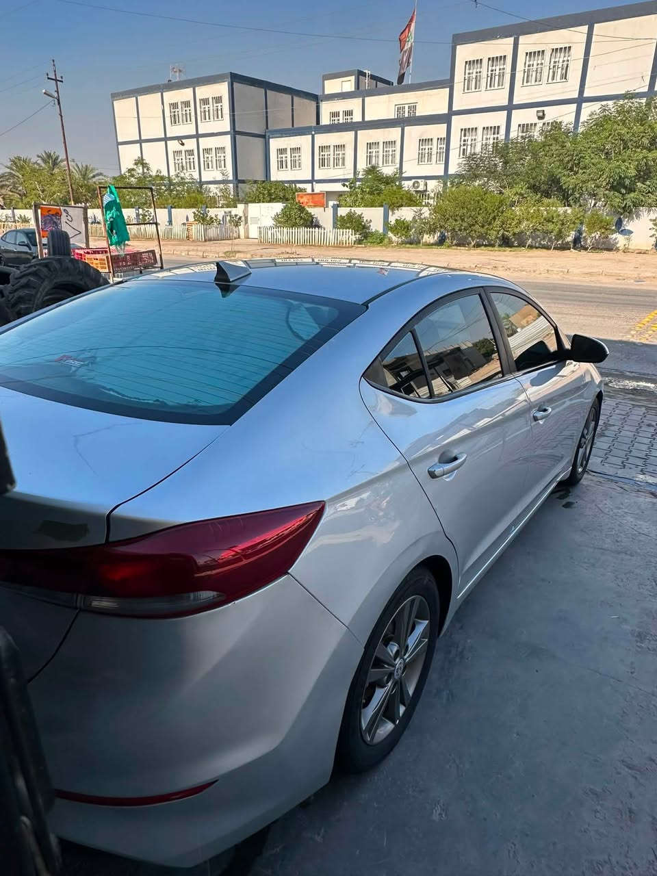 يالله
السلام عليكم 

النترا 2018 
امريكي صور الحادث موجوده بالمنشور 
ميكنه 2000 
كير AT 
مكينه كير تبريد كله شغال وفول 
موصفات نص فول شاشه جبيره بلادي ورادار جانبي 
السياره جاهزه من كل النواحي كل نقص مابيها 
رقم بغداد انكليزي تحويل مباشر 
مكاني بابل المسيب 
السعر :  118 وبيها مجال حك الجيه 
*********** 
ما تواجد ع الفيس اتصل وبيك خير وتدلل
