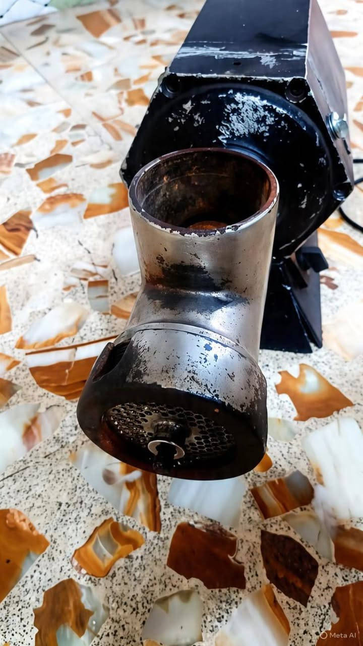 مكينة ثرم للبيع شغالة
سعرها :100 
عنوان بغداد مدينه الصدر 
رقم ***********
