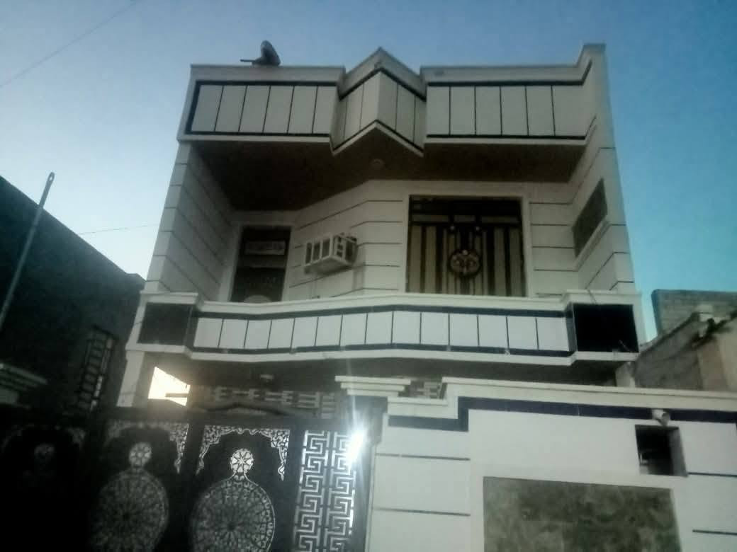 مساحته ١٧٠متر 
ركن 

قرب ماركت القيصر 
ع شارع 40 
السعر ١١٠مليون 
 يوجد لدينا البيت طابقين لبيع 

للمزيد من التفاصيل يمكنكم زيارة مكتبناا مكتب العين العقار ع شارع 40 مدخل الصوفيه الثانية 

او الاتصال على الارقام التاليه 

***********
***********
***********
