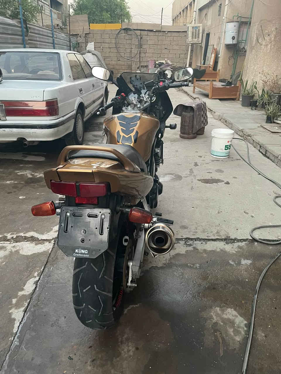 سلام عليكم عندي دراجه هوندا مديل 2002  محرك 600 عن  الحلا ولحرام بيه لاستيك ولف بدون زحمه بس الشراي يراسلني وينتصل بيه السعر مليون 600 /*********** الواتساب مو كلش متواجد بي العنوان بغداد حي القاهره
