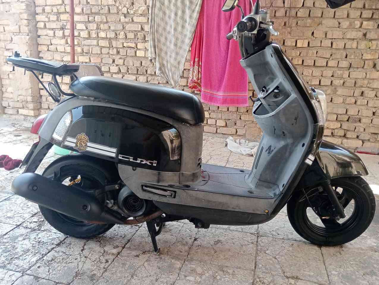 دراجه بوليسي مامفتوحه شرط الفحص مكينه خرسه تحفر الكاع كلشي شغال بيه اشاير ما اشاير دراجة كلها بلادي مامبدل شي بيه الوصل 🧾وياهه للأستفسار عل هذا الرقم
*********** مكاني ناصرية مركز
