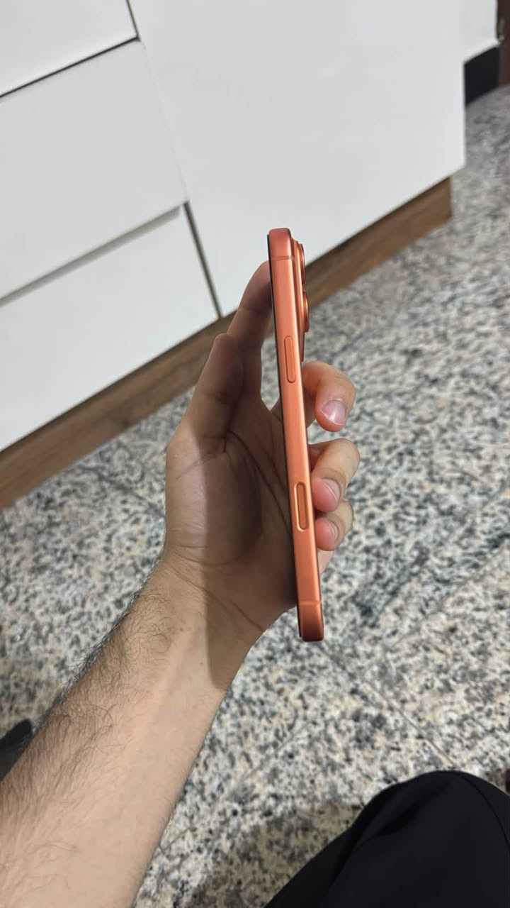 آيفون ١٧ برو ماكس • ٢٥٦ • بطارية ٩٣